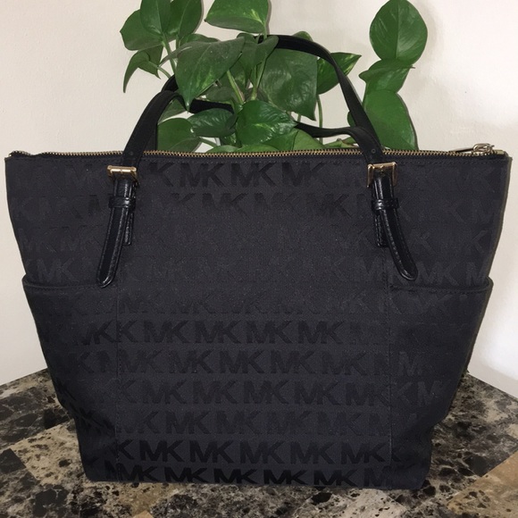 Michael Kors Handbags - Michael Kors Handbag. Excellent condition. Black